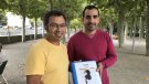Dos autors volen publicar un llibre que parla d'integració i convivència