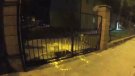 Arran Ripollès publica un vídeo llançant pintura groga a la caserna de la Guàrdia Civil de Ripoll