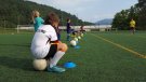 L'Escola de Futbol del Ripollès torna als entrenaments amb un centenar de jugadors 