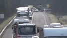 Llargues cues per accedir al Ripollès el primer dia de tancament perimetral 