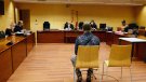 Un veí de Ribes de Freser, condemnat per entrar en un pis rebentant la porta i crear aldarulls quan el duien a comissaria