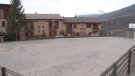 Els veïns i veïnes de Pardines voten si cobrir una pista de tenis i fer més places d'aparcament